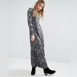 Free People Cabaret Long Sleeved Print Maxi Dress size Large NWT